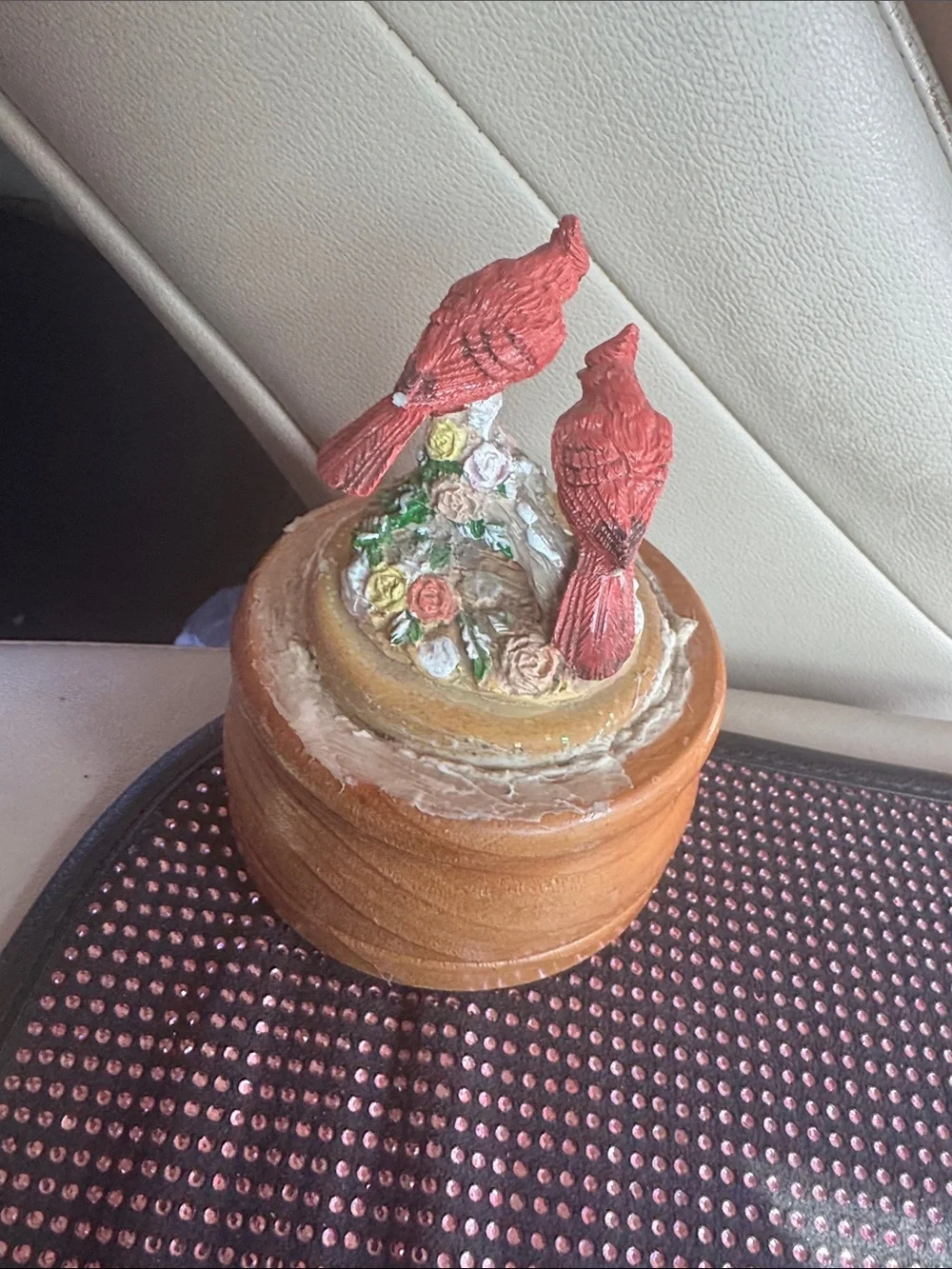 5” Vintage 1990 Red Cardinal Decorative Bird Music Wind-Up figurine